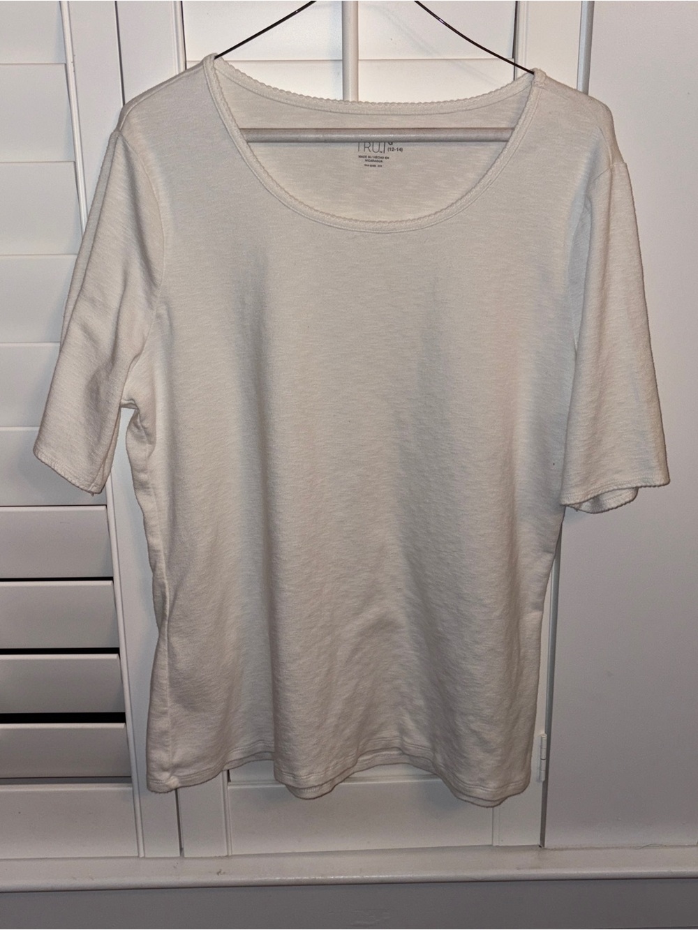 Time and Tru Women’s Short Sleeve Crewneck Shirt - White